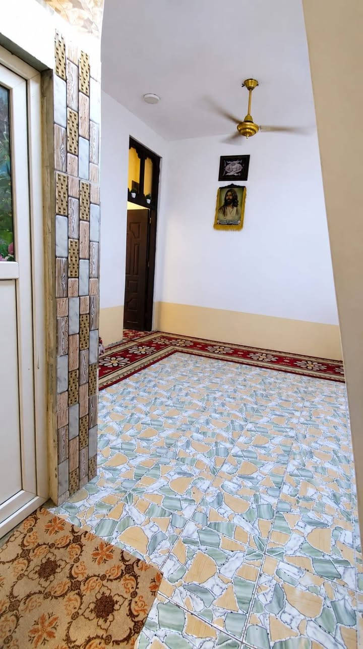 بيع بيت
المكان الحله منطقه العتايج قريب من جميع الخدمات وقريب عل سوك الحله ومسافه قريبه عل شارع  .. المساحه 99 متر .. بي غرفتين فوك غرفه وجوه غرفه واستقبال وصاله ... ومممرر..مطبخ صحيات وطارمه وبيتونه   . .  السعر خاص .. ***********
