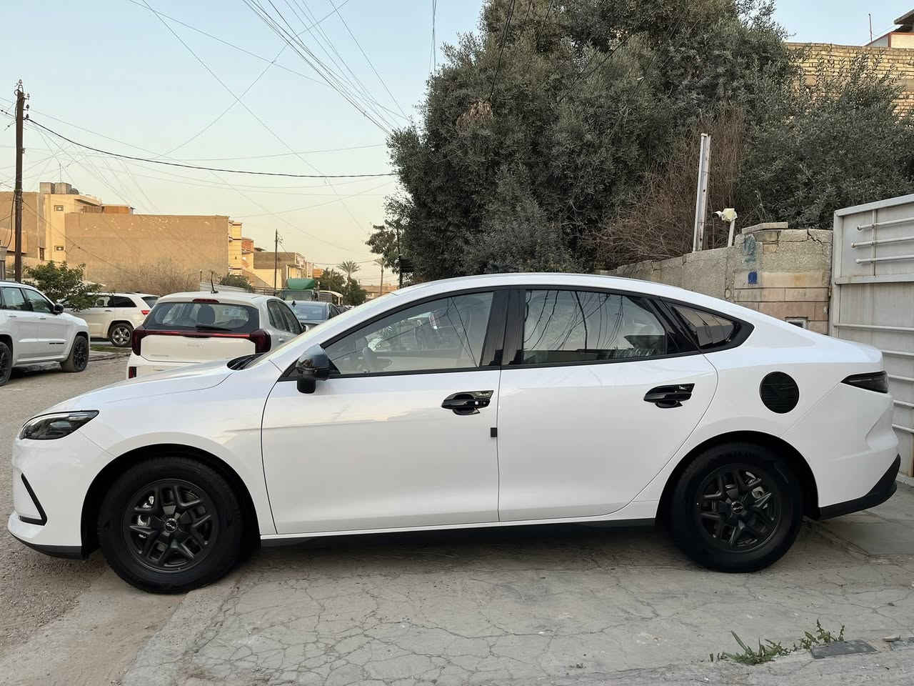 سلام عليكم
‏BYD سيل 5 موديل 2025 السيارة وضع الشركة وعليهه اضافات حلوة ماشية 3تلاف مكفولة كفاله عامة من كلشي ب اسمي تحويل ثاني ويوم مكان السيارة بغداد الكرخ للستفسار *********** 

هايبرد & بانزين & كهرباء 
المواصفات 🔻
سعه التانكي 65لتر 
حساسات 360
حجم المحرك 1.5
شاشه كبيره
هند بريك كهرباء
دشبول شاشه ديجيتال
اوتو هولد
مفتاح التشغيل بصمه
تشغيل عن بعد تحكمات مقود
منفذ طاقه
منافذ شحن
مقول جلد حياكه
دخول ذكي
3 وضعيات قياده
اشاير بل مري
تتسع المقصورة ل 5 ركاب
المقاعد جلد رياضي
اريل نفكيتر
لد امامي LED
‏LED بك لايد
قطعتين تبريد 
مثبت سرعة
حجم الاطار 16
مانع تزحلق
شاحنه خلفية
