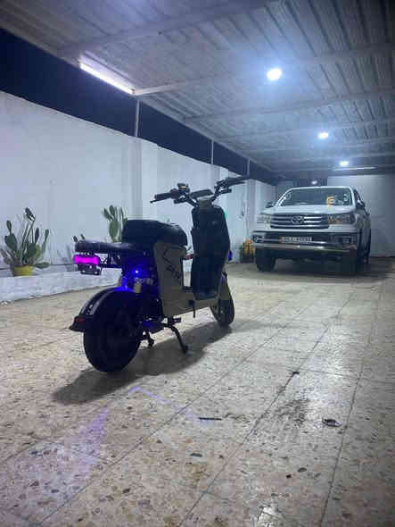 سلام عليكم
دراجه شحن R9 للبيع
مديل 2025
نضام R 
بطاريات جديد (ما متفوخات) 
اربع سرع 
كلشي شغال
الدراجه جديده 
صار اله شهرين من طالعه من الوكيل
السعر 425 وبيه مجال
للتواصل ***********
