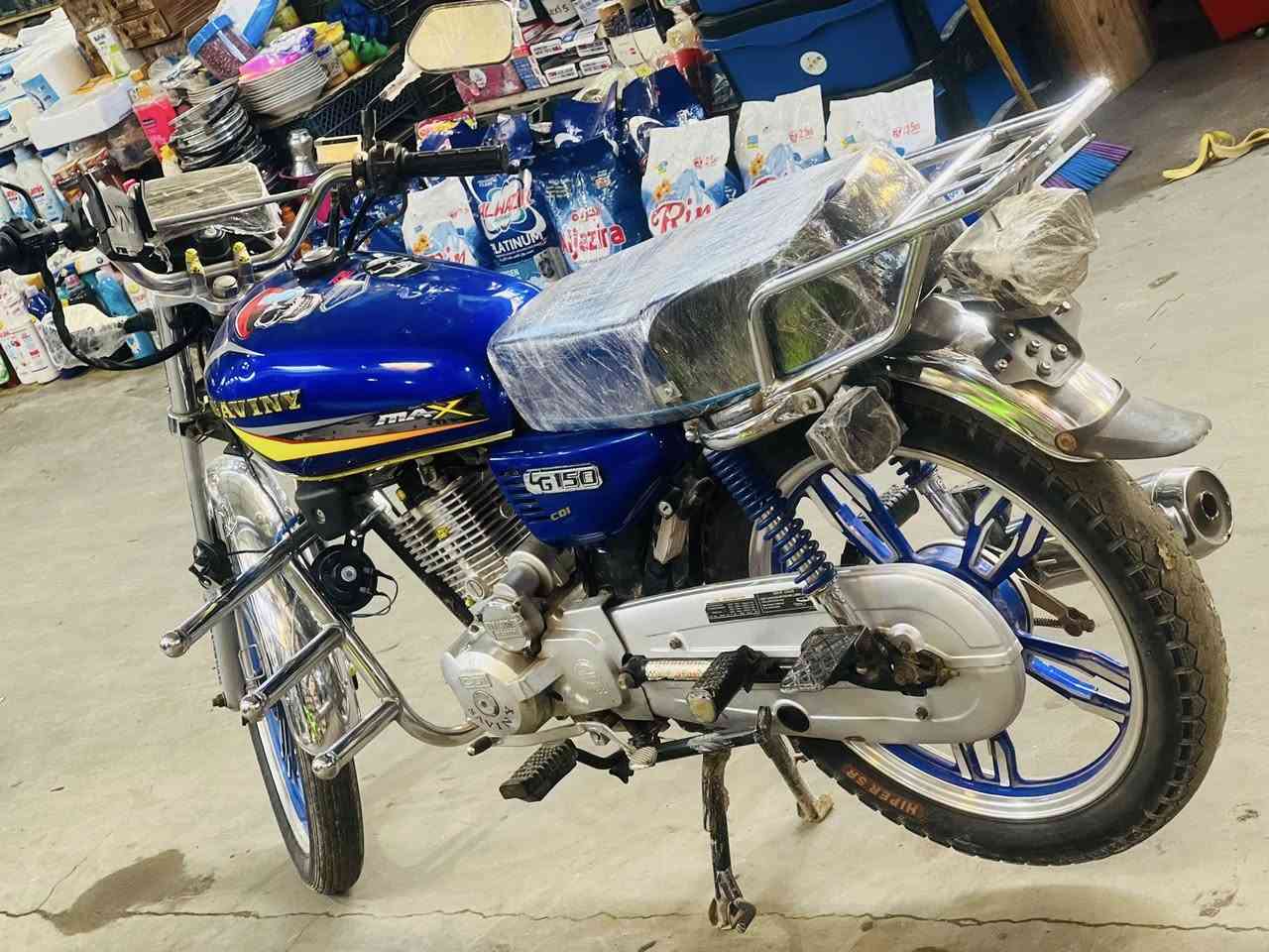 سلام عليكم 
دراجه 20022 
محرك نضيف ممدوده علي صبانه 
كهربائيات كلهه شغاله 
السعر 700 وبي مجال بصيط 
المكان فلوجه 
 الي مــيـعـجبه يـعبر الـمـنشور الـيـكسر بـحلال غـيره 
***********
