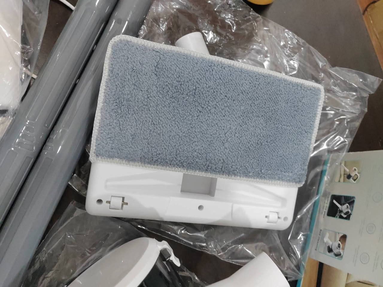 مكنسة شحن  3 سرع ملحقات كاملة على اول تم  35 مع توصيل... تواصل خاص او واتساب ***********
