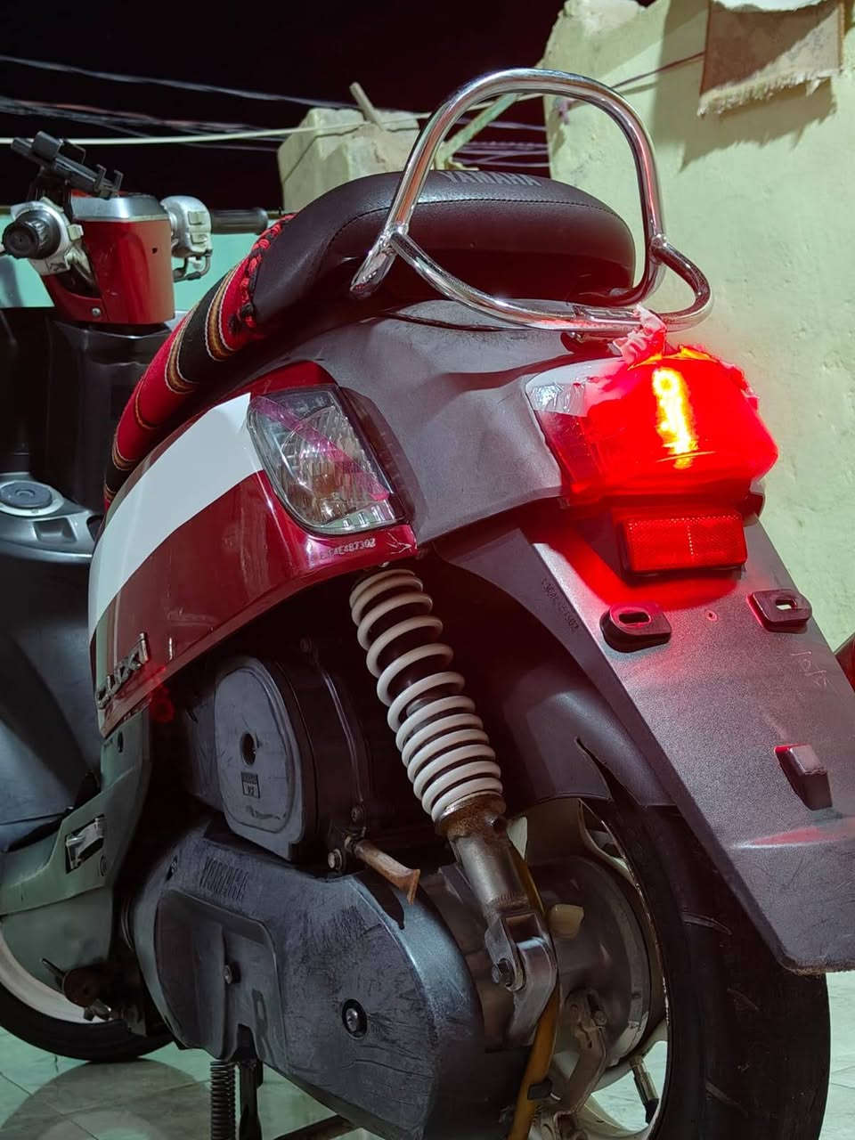 سلام عليكم 
‏بوليـس مسطـره!!🔰"للبيع"
‏نظــاام نوزل
‏موديـل:2013
‏كهربائـيااات كله شغااله
‏محرك بـلاد49 وضع الشركه
‏شلعه ومـعدل تاكل الگاع
‏كفراات بلاد ختم واحد ويا المحرك
‏مكفـوله كفاله عاامه 
‏تخم تاير جلاتين جديد
‏صالنصـه رياضي بلاد واقيه كاربون
‏خلية بك لايت 
‏الدراجه ما ملعوب بيها برغي ماا مفتوح بيه من كهربائياات من محرك كله وضع الشركه 
‏ماا ملعوب بيه ابد!! 
‏السعر: خاااااص
‏الرقـم: "***********"
‏المكاان📍؛؛النجف كوفة شارع المعمل؛؛ 
‏
‏
