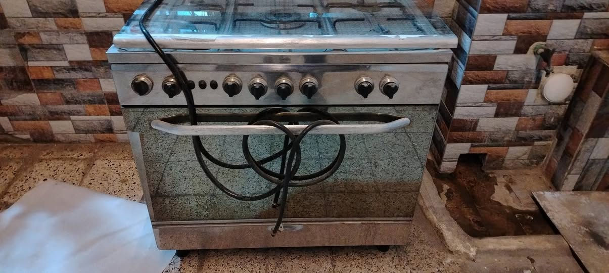 طباخ مصري نظيف شرط ما بي اي عيب
#السعر 125

***********
