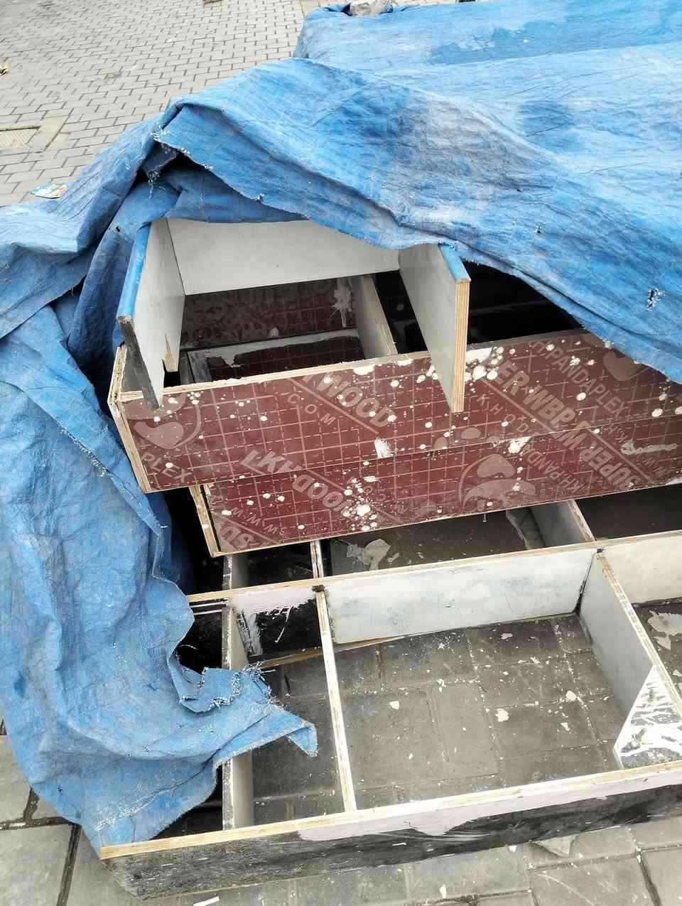 اللهم صل على محمد وال محمد
رفرف خشب للبيع 
الاستفسار ***********
