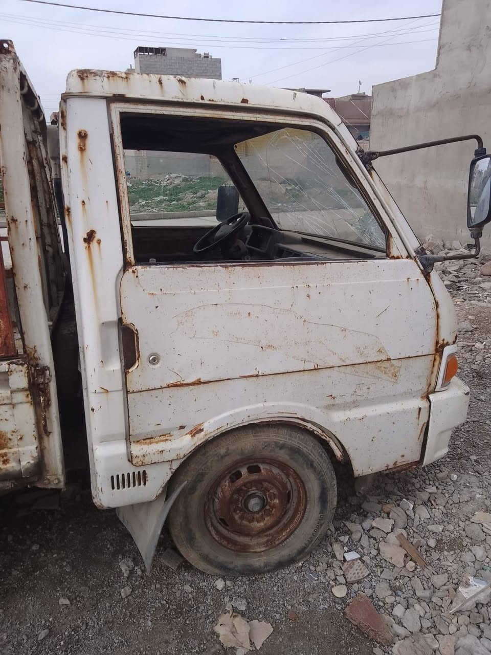 السلام عليكم
اخوان سياره للبيع كيا بنكو موديل 1996 السيارة محرك وكير واكسن شرط صاحبها الشرعي موجود تريد وكالة تريد تحويل والسياره رقم نينوئ  السعر 15ورقه المكان الموصل حي الانتصار رقم صاحب السيارة *********** مكلف بل نشر
