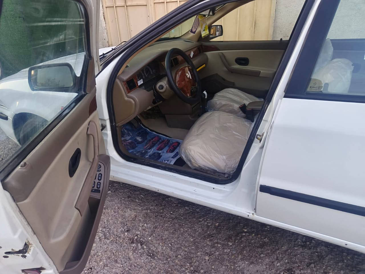 سمند موديل 2011 مكفوله مكينه كير اوتو كورله محوره بيكاتشو جاهزه السياره تخم تاير صدر جديد سنويه جديده رقم دولي واسط مكانه بغداد باسمي سياره كامله للاخير *********** السعر 45
