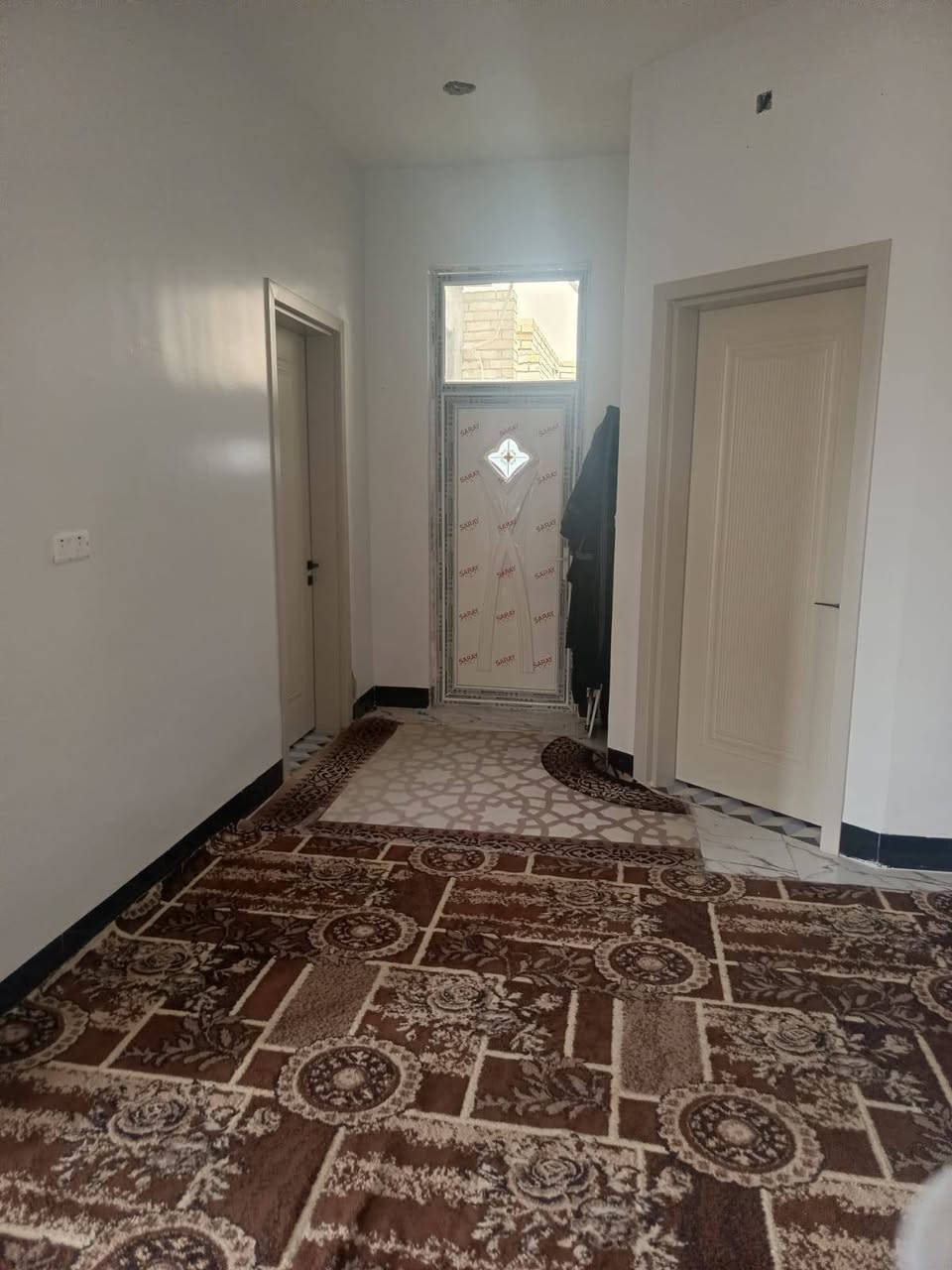 سلام عليكم بيت للبيع خلف سق الفلوجه
مساحه 375متر يتكون من 2غرف 5×4
وصاله 7.5×5استقبال 8×4,5ومطبخ 5×5
منور 3×2ومنور 2×1صحيات1,5×1,5وصاله اخىرا5×3,7
حمام 2×2بيتونه 7,5×5
جنس لارض زراعي 
ويا لاثاث ومولد 2بستم
***********
