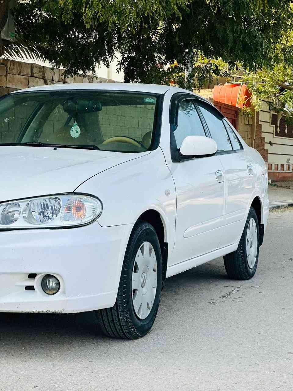 السلام عليكم... نيسان صني موديل 2010 بابل الشركه العامه جديده  مكفوله من الصبغ والتبديل ماشيه 190 الف سنويه وهزه جديده 4 جام كهرباء السعر 120 مكان السياره النجف للاستفسار ***********
