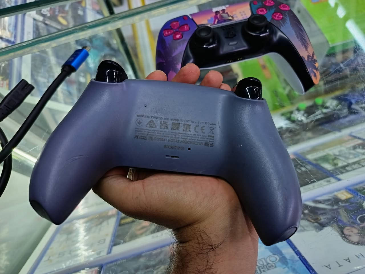 يدات بلي 5 اصليات  للبيع سعرها 65
و متوفر توصيل للجميع محافظات


**إذا كنت صاحب هذا الإعلان وتريد حذفه لأي سبب، رجاءا أرسل رسالة إلى الدعم الفني**