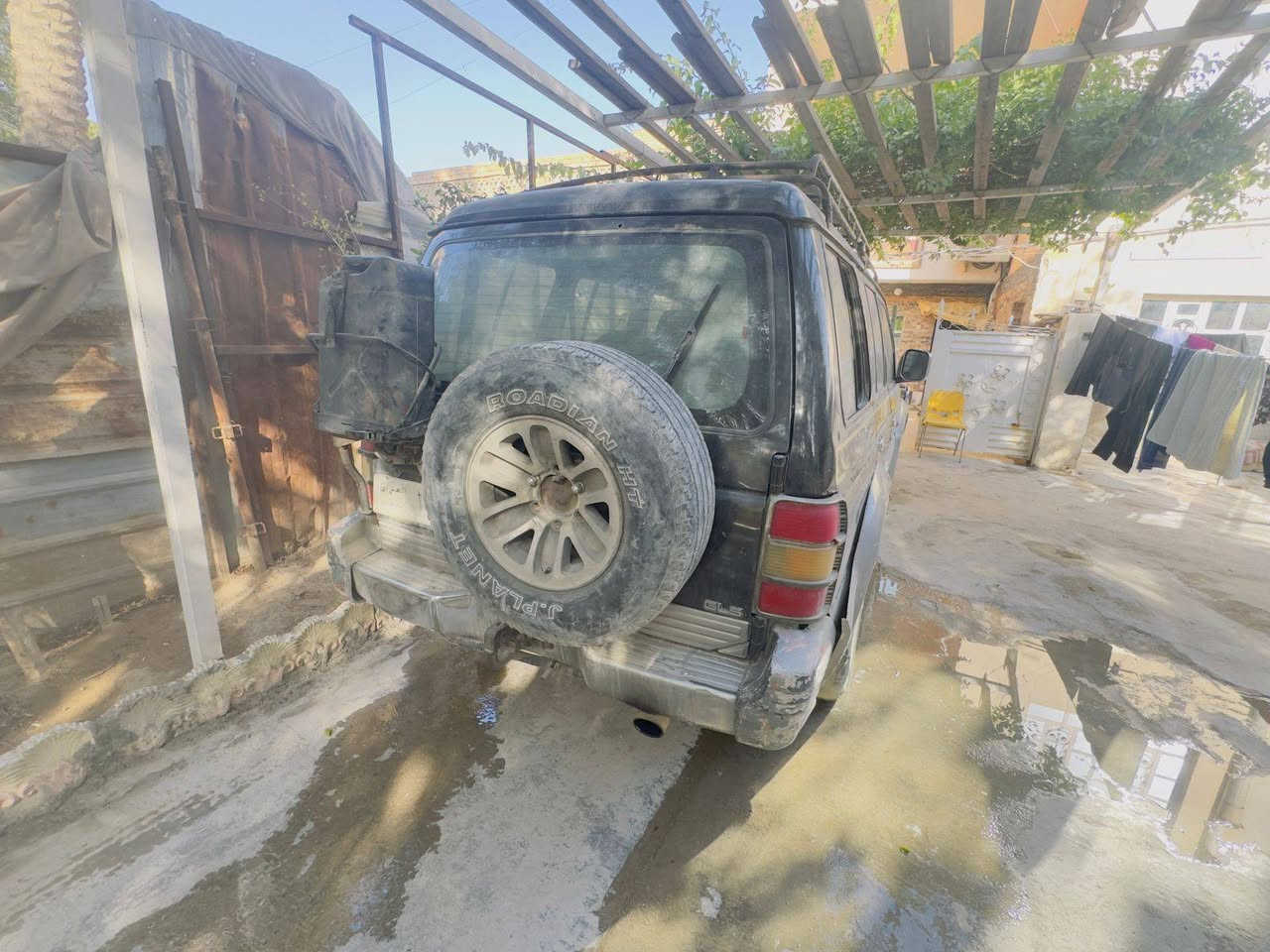 باجيرو موديل ١٩٩٢ رقم بغداد شرط التحويل مكاني بغداد الشعله *********** السعر ٢٨ وبيها مجال سياره بلاديه مكينه فيفتي كايمه والباقي بلاد كلها بلادي
