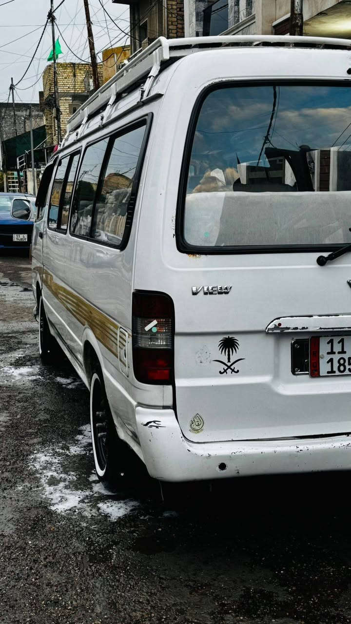 السلام عليكم
للبيع بدون مراوس 
بدون اقصاط ولا وعدة 
السيارة حرة تحويل مباشر بأسمي من 2009
رقم وسنوية بغداد جديد
معفية من الظريبة ومصفرة هيئة وغرامات 
شرط ابيع تحويل لا غير 
موديلها2009 
مكينة كير بلادي كلة جديد كلج جديد 
تايرات جديد صدر جديد
بدون صبغ وظربة مكفولة 
١٤ راكب 
مكاني بغداد الكرخ حي التراث 
 ***********
