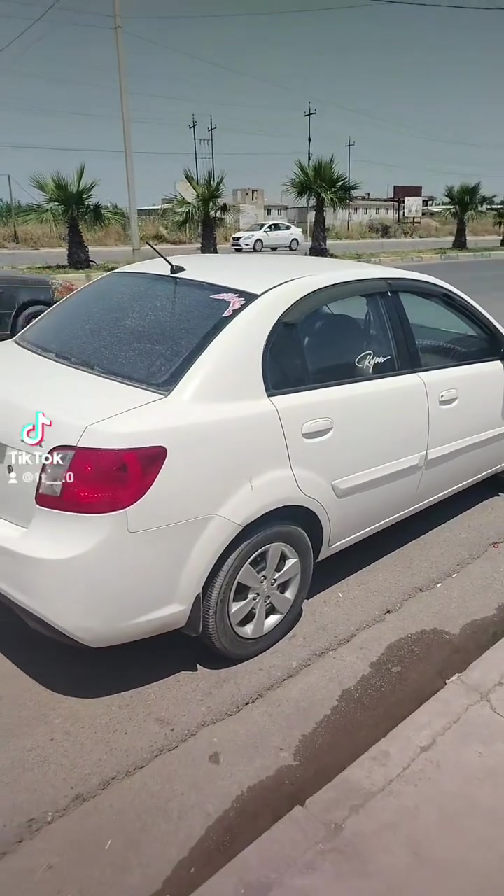 السلام عليكم كيا ريو للبيع 2012 سياره بيها اربع قطع صدق بدون داخل رقم السياره نينوى باسمي رقم السياره نينوى باسمي اني الشرعي سعر السياره 98 وبيها بسيط  ***********
