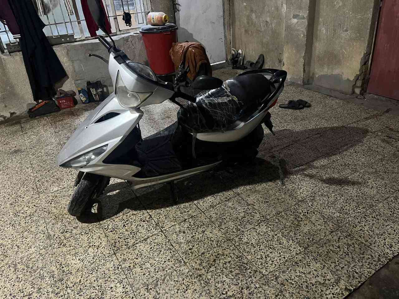 دراجه ماكس مضلع للبيع مكينه بلاديه ملحه كفرات تجاري وبلادي موجود بس بجم مكسر شلعه معدل تشك كاع تيرات دبلات بريكات كله جديد وبلادي كهرباءيات كله بلاديه دراجه مال جناي سعره 450 هاذ رقمي واتساب *********** هاذ سيم كارت 0770071503 مكات مدينه صدر قطاع 78
