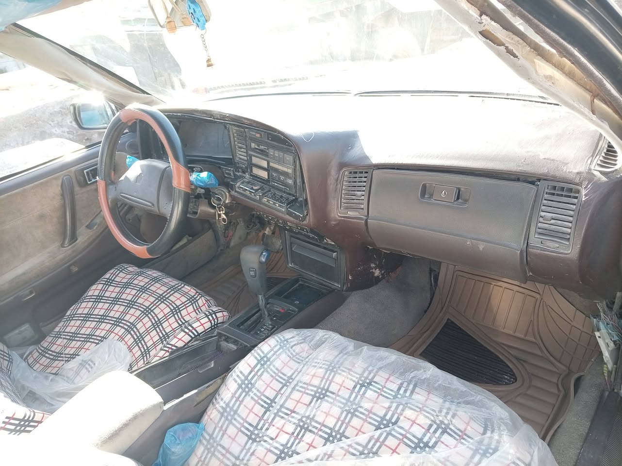 سلام عليكم سيدان هرتوب مديل ٩١ سنويه جديده بسمي سياره حلوه عايزها حدديه وترتيب مكينه وكير ستوني شادهن سعر ٣٩ وبيها مجال  مكان نجف رقم ***********
