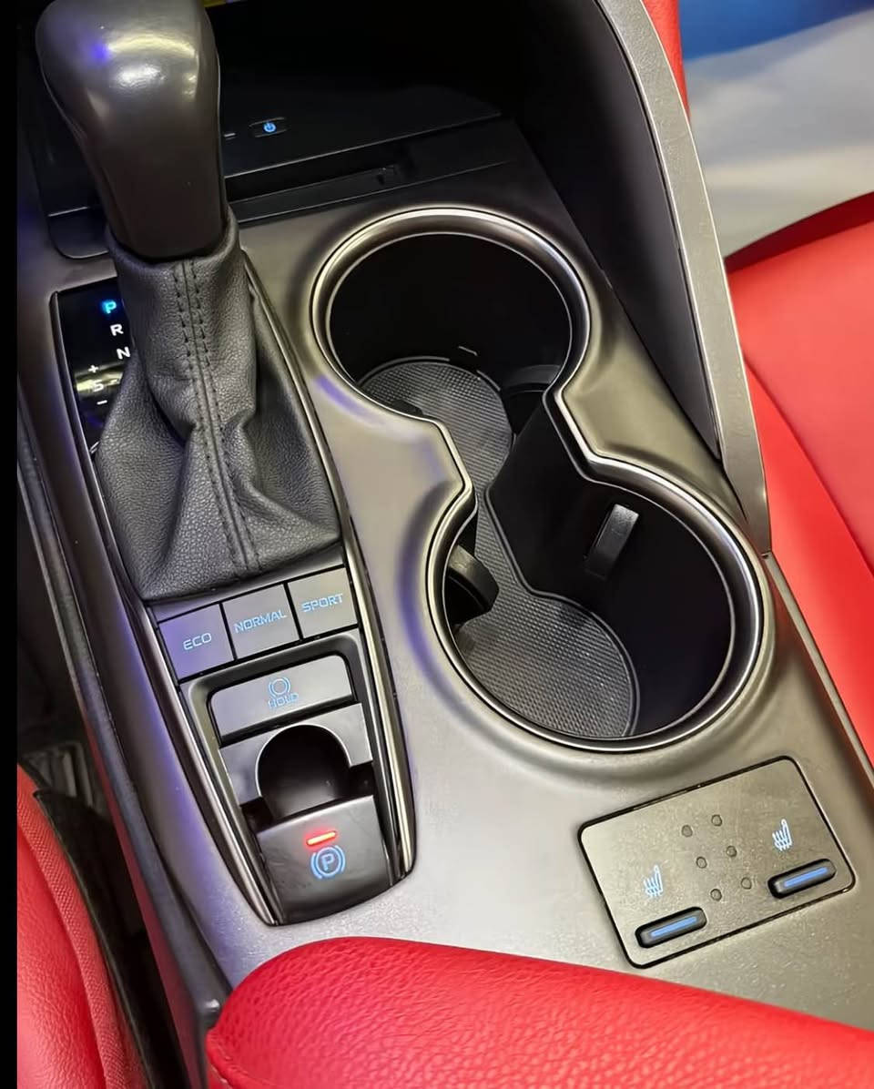 Camry 2023 XSE
دو دەرگەهـ صبغ فول مواسفات
گیر و مەکینە شرط 
سیارە 45 هزارا یاچوی 
رقم و سنوی جدید
سعر 228 
*********** دهوك, العراق
