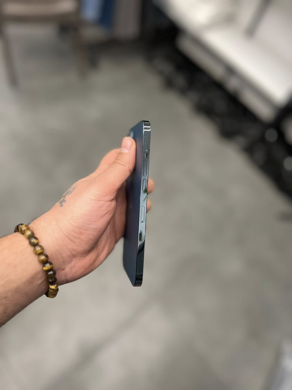 12 برو ماكس ذ 256 
بطاريه 78
سعر ٤٠٠
رقم ***********
