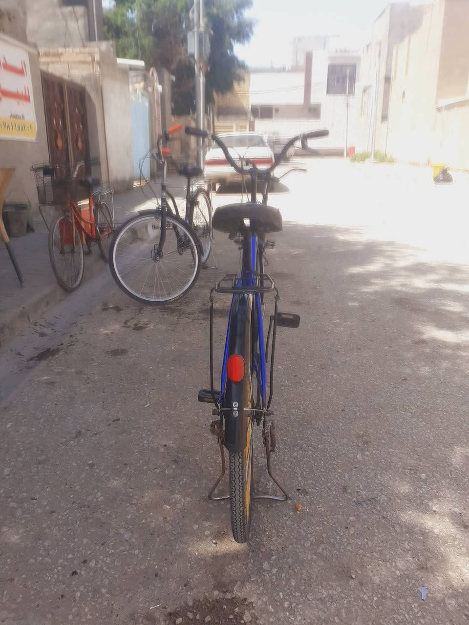 السلام عليكم 
باسيكل للبيع 
المواصفات
 وياله اصليه 
حجم 26 
لون ازرق 
باسيكل بطه 
قطره صبغ مابي 
السعر ٦٥ وبي مجال للشراي 
تفاصيل أكثر خاص 
عنوان 
مشخاب قرب فلكه عبد واحد ال سكر 
الباسيكل مال جناي
 تايرات جدد 
جوابه جدد 
مابي نقص برغي 
بريكات كامله خلفي وامامي


**إذا كنت صاحب هذا الإعلان وتريد حذفه لأي سبب، رجاءا أرسل رسالة إلى الدعم الفني**