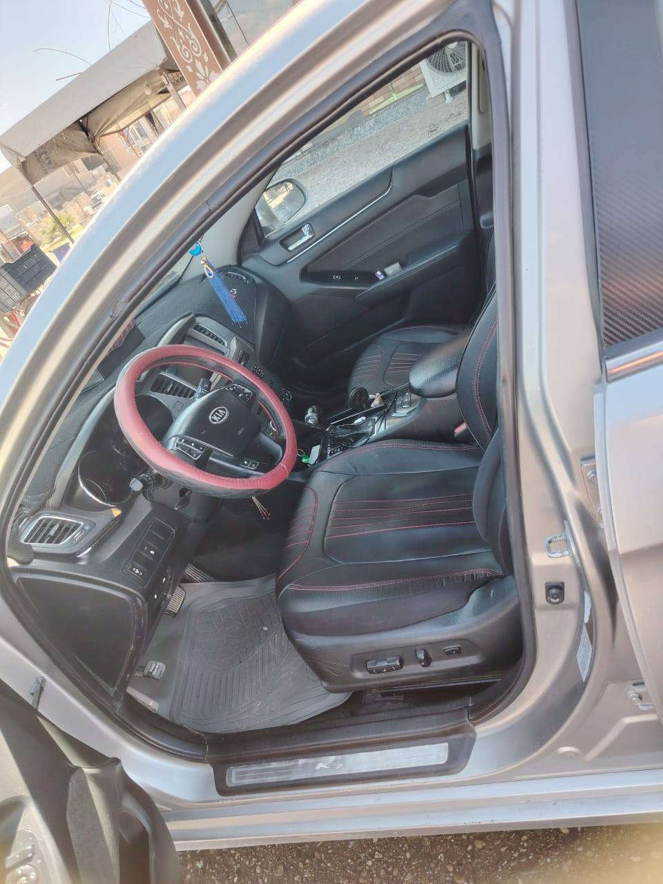 السلام عليكم.
كادنزا للبيع 2010. مصبوغه حزام إثر جراد بدون ضربه. ضربتها بالجاملغ الخلفي مال الشركه ضربه خفيفه. والسيارة كدامكم نضيفه كلش. سياره باسمي تحويل مباشر. وداخله هزه. وبالتحويل بدون هزه كبل تحويل مباشرةً. ورقم انكليزي مميز. سياره تخم تاير. وتخم ويل كب. ضمان محرك وكير. وهذا الكشر كدامك كلش نضيفه السياره. كشنات جلد كهربائية. تدفئه وتبريد بالكشن.. كاميرا اماميه وخلفيه. محرك 6..
 المكان الأنبار الفلوجه..
سعر السياره 95 وبيها مجال قليللل.
للاستفسار ***********
اتصل وتدلل ..**غير متواجد ع فيس بوك
