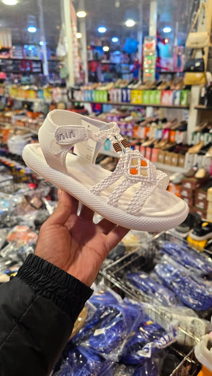 جديد صندل بناتي وطفلة   
كوالتي عالي 💯💯
اسفل طبي درجة اولى
ثلاث الوان 
قياسات من 25-26-27-28-29-30-31-32-33-34-35-36

⭕ العنوان موصل حي المهندسين مول قوارير
      الطابق الثاني 

⭕يوجد توصيل داخل الموصل 

⭕هاتف ***********

⭕هاتف ***********
