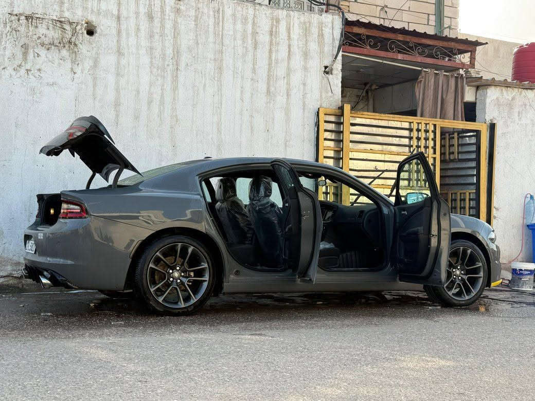 السلام عليكم 
جارجر 18. sxt
وارد كندي كفاله عامه من حادث من فتح
بيه مكانات كارت فقط
 V6 
SXT
فتحه سقف
شفتات ستيرن 
شاشه كاربلي وسط
كامره خلفيه مع حساسات
اسبورتات 
كرسي كهرباء 
مزوده مضخمات صوت دمامات
تدفئه بلمري الجانبي
ويلات اسكات موبر 
تشغيل عن بعد
ترحيب
عنوان البصره المعقل 
للستفسار ***********
السعر 217
وبيها قليل مجال عنوان المعقل الابله 
***********
