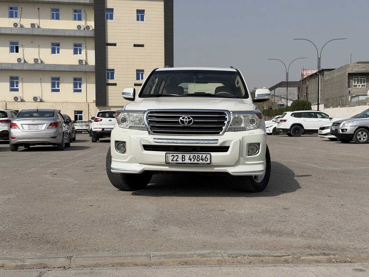 سلام عليكم
لاندكروز 2014
#قطري 
سيارة حلوة 
ماناقصها شي 
كير محرك مكفول 6 سلندر 
تخم تاير موجود 
سونار لسيارة موجود بلصور 
مكان سيارة ديالى لمنصورية سراجق 
السعر ٣٥٠وبيها مجال 
***********
