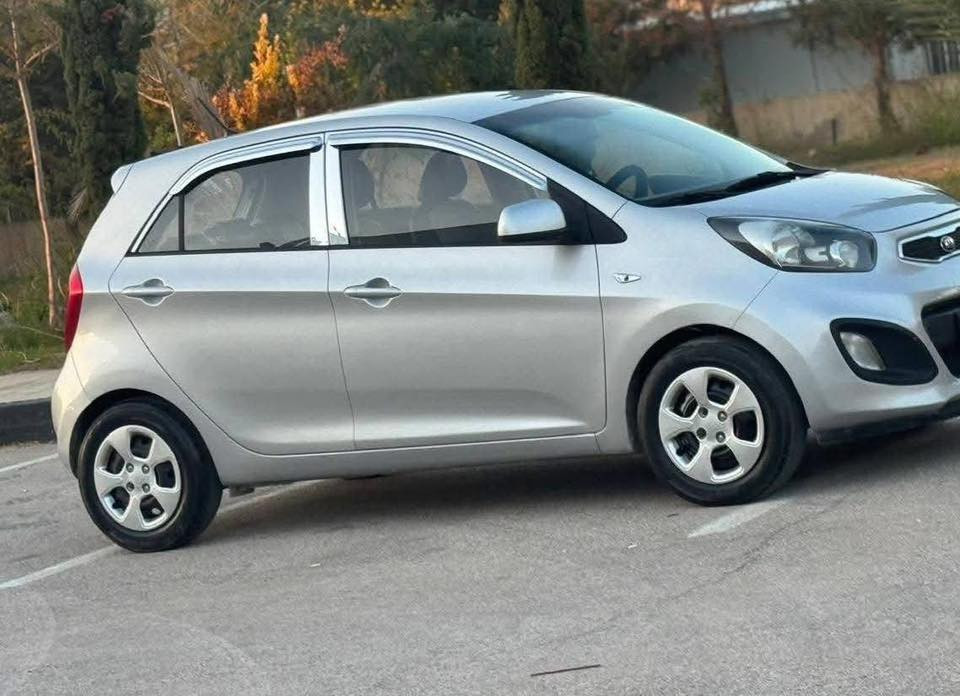 السلام عليكم 
للبيع 2020 
رقم بغداد 
سيارة مكفولة من كلشي 
السعر خاص اتصل وتدلل ***********
