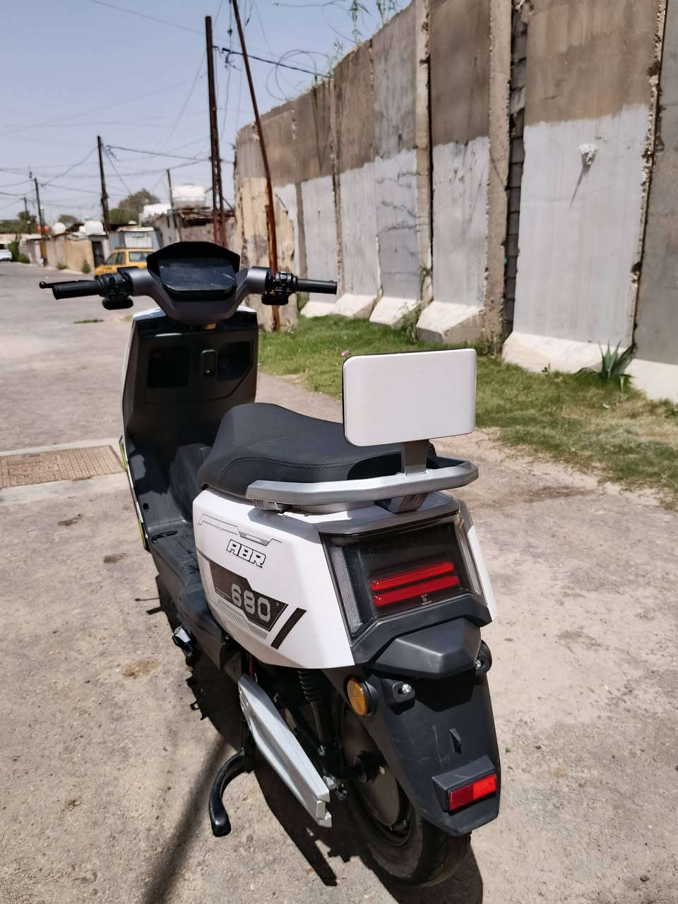 الدراجه شحن للبيع النوع ABR 680  دراجه جديده صارلها شهر عندي نضافتها ١٠٠٪ سعرها 800وبيها مجال رقمي(***********)
