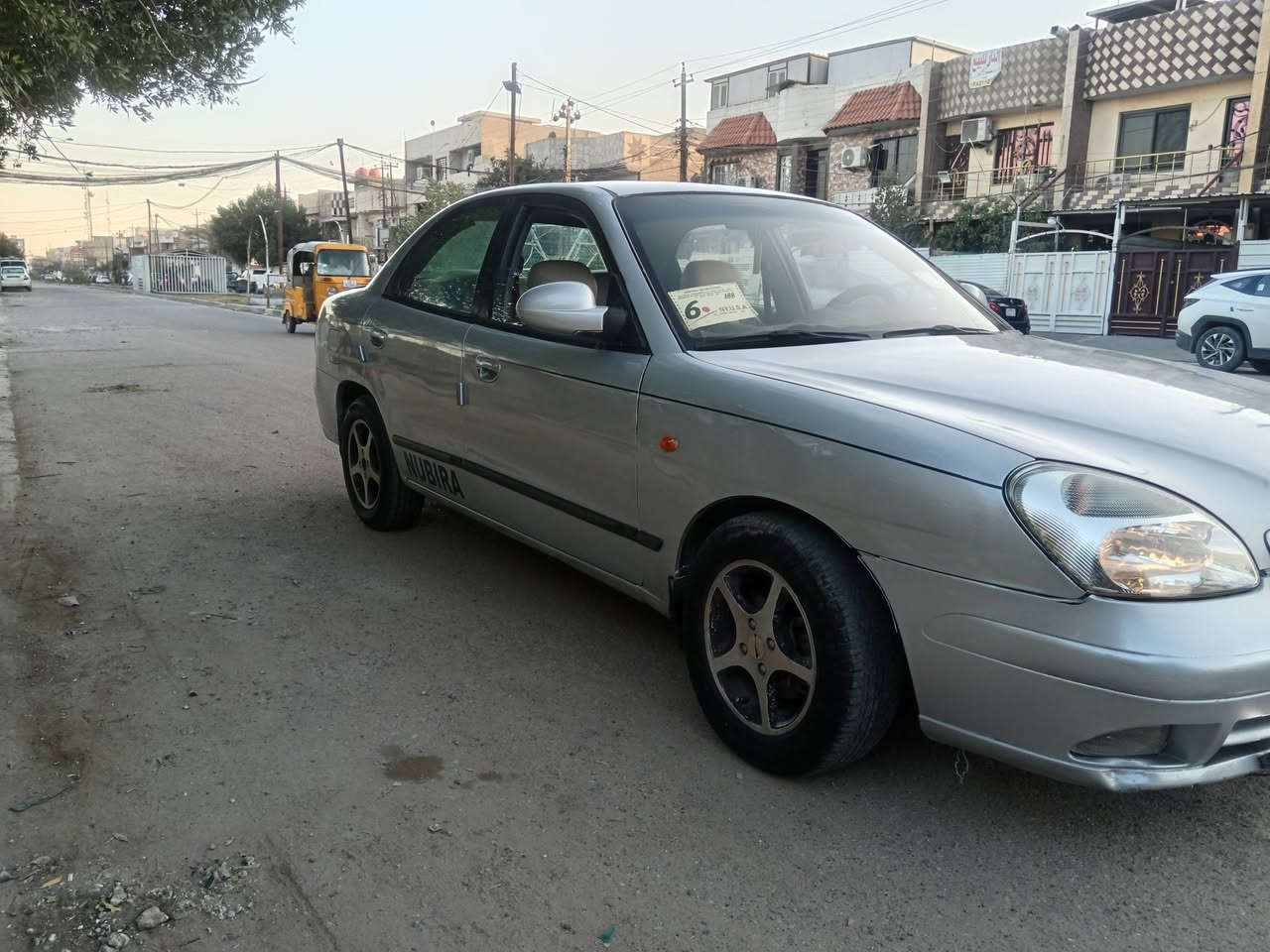 السلام عليكم دايو نوبره موديل ٢٠٠٠جاهزه مكينه وكير مكفولات غرفه حلو كهربئيات شغاله تخم تاير سياره ترايهه حلو عضمتهه حلوه شواصيهه حلوه شاشه نقصهه فقط تبريد بي ليك السعر ٣٧مكان السياره بغداد الحريه الاتصال ***********
