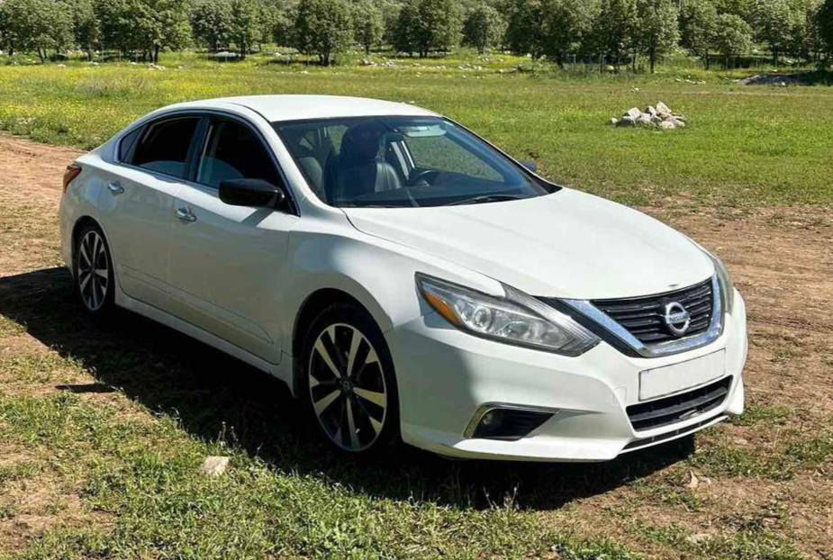 نیسان التیما 2017
بەسمە شەغال
ویل گەورە ١٨ 
 شاشە  
گوشن کارەبای
 ماوەی ڕۆشتن ٧٥ میل
بۆیاغ: تەنها بۆنیتی بۆیاغە و بەبێ ناوگرتن بەشەرت ،هیچ ئێرباگەکیشی  نەتەقییە.دوو جیگای بچوکی ساردە

سعر لە کۆمێنت داوابکە ڕاستەخۆ بۆت دیت 📩 

گێڕ و مەکینە بەشەرت بێ کێشە و نەکرایتەوە ،سەنەوی و ڕەقەمی نوێیە بەناوی خۆمە،

ژمارەی خاوەنی 
***********
***********
