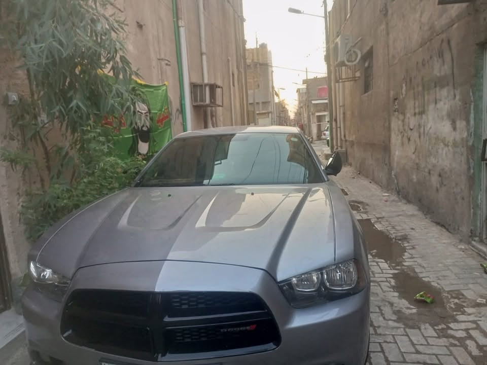 جارجر 2014  اصل.  متومه ارقام وسنويه على 2011 نفس اللون 
 ارقام وسنويه أصليات 

سياره جاهزه  مكينة 3600  / كير كصبه / تخم تاير / حداد / تبريد 

سياره ما ناقصه شي ترابك وين ما يعجبك 

مكان السياره بصره 
السعر (58) وبيها مجال 

***********
