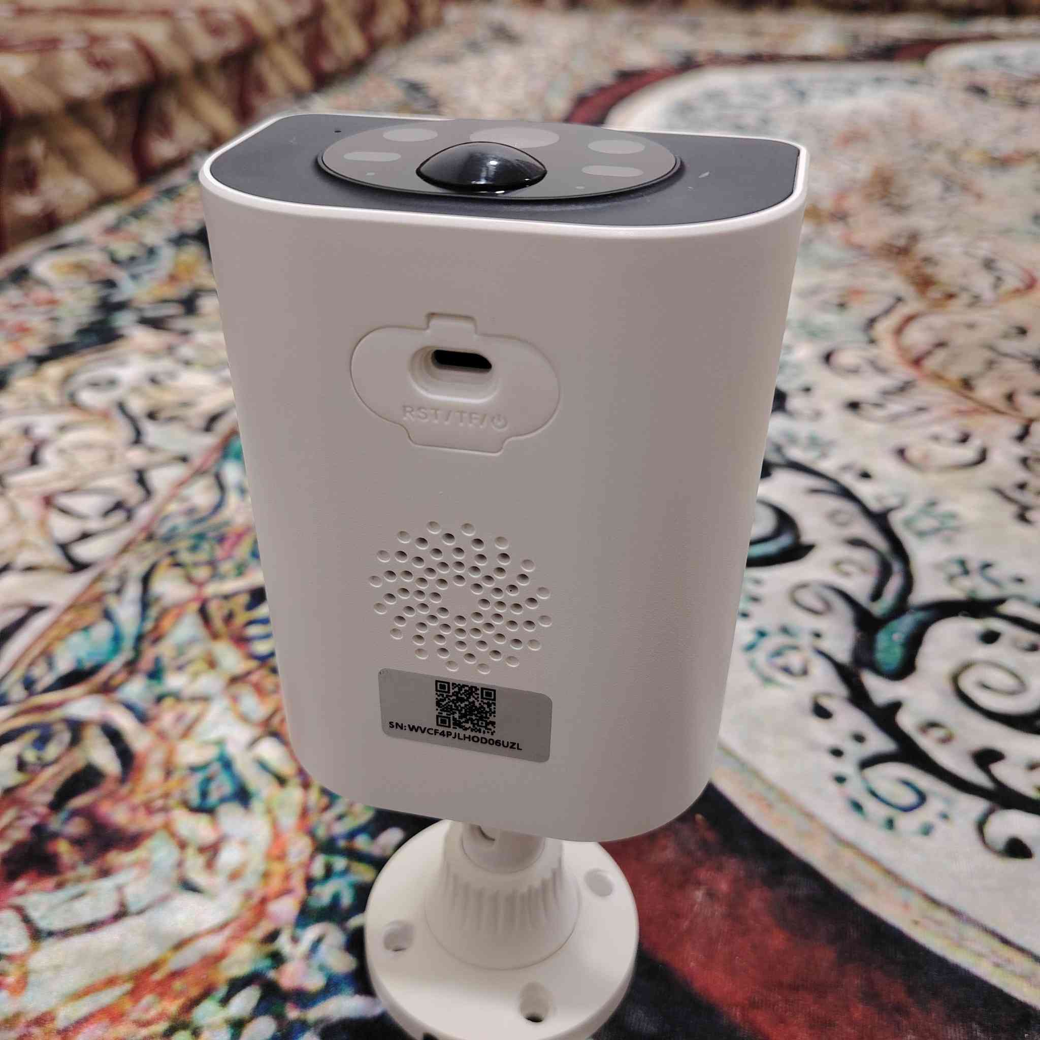 ٢٥ ع اول تم وب العافيه 
هذا الجهاز هو كاميرا مراقبة ذكية من ماركة داهوا (Dahua). 

نوع الجهاز: كاميرا مراقبة داخلية ذكية.

المميزات: توفر دقة عالية للفيديو وتدعم الاتصال بالواي فاي (Wi-Fi).

الوظائف: تدعم خاصية الصوت ثنائي الاتجاه، وكشف الحركة، وتنبيهات فورية عند اكتشاف أي نشاط.

التخزين: تدعم خيارات تسجيل وتخزين مختلفة للفيديوهات.


**إذا كنت صاحب هذا الإعلان وتريد حذفه لأي سبب، رجاءا أرسل رسالة إلى الدعم الفني**