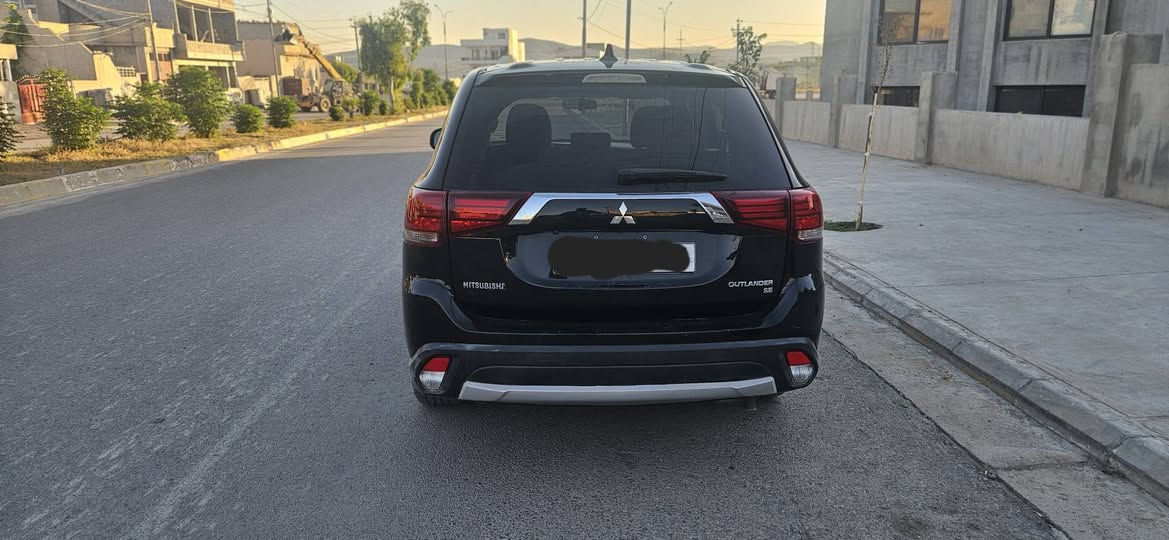 میتسوبیشی ئاوتلاندەر 2018 ڕەشی قەتران
مواصفات SE بەصمە ٤ پستۆنی مەکینە ٢.٤
تەنھا 85 هەزار ڕۆشتووە سیستەمی ئیکۆنۆمی
٢ دەرگا بەصمە
ھەردوو کوشنی پێشەوە ھیتەرە
شاشە گەورە(کارپلەی و ئەندرۆید ئۆتۆ) و کامێرا
٣ ڕیز کوشن(٧ نەفەر)
لایت پێش و دوا لید
تایە و ویلی گەورە PHEV
ئاوێنە ئیشارەت
سوکان ڤۆلیۆم و تحدید سرعە
کامل گاعی تێ گیراوە
هیچ مەسرەفێکی تێدانیە
هەموو گیانی بەشەرت
گێڕ و مەکینە نەکراوەتەوە و بە شرت ، حادیسەکەی زۆر بسیط ە،
تەنھا یەک چەمەلەخ بۆیاخە بێ ناوگرتن
ئێرباگ شان تەقیوە و سیستمە،
سەیارەکە زۆر بێ مەسروف و اقتصادیە،
سەرفکردنی بەنزین ٨ لیتر بۆ ١٠٠کم
ڕەقەم شاصی
JA4AD3A33JJ003967
***********
