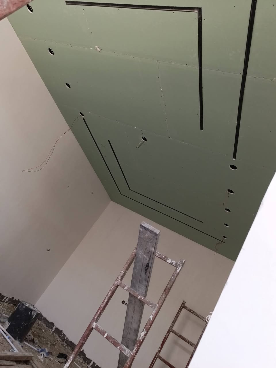 خلفه ديكورات وكهرباء نعمل كافه انواع الديكورات الحديثه.
البصره  القرنه ***********
