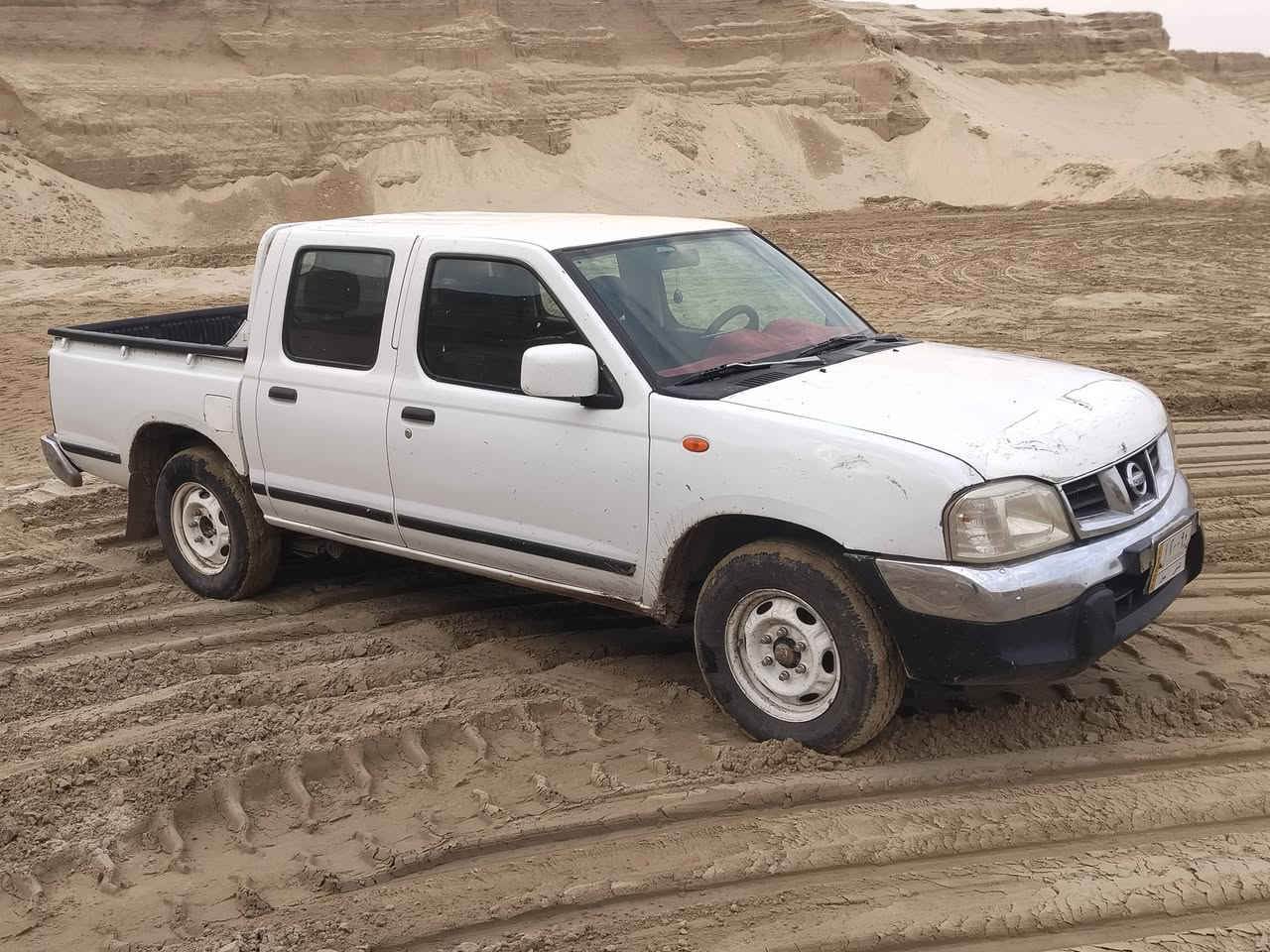 السلام عليكم نيسان بيكم ٢٠١٦ للبيع للاستفسار الاتصال على الرقم ***********
