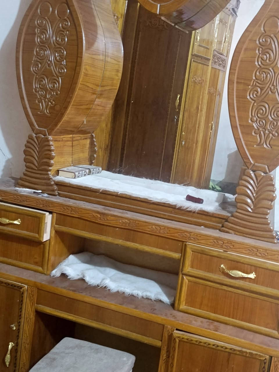 غرفه. نوم مستعمله للبيع متكونه من كنتور او زاويه او ميز تواليت او جربايه سعر ميتين او خمسين قفل الي يريد خاص


**إذا كنت صاحب هذا الإعلان وتريد حذفه لأي سبب، رجاءا أرسل رسالة إلى الدعم الفني**