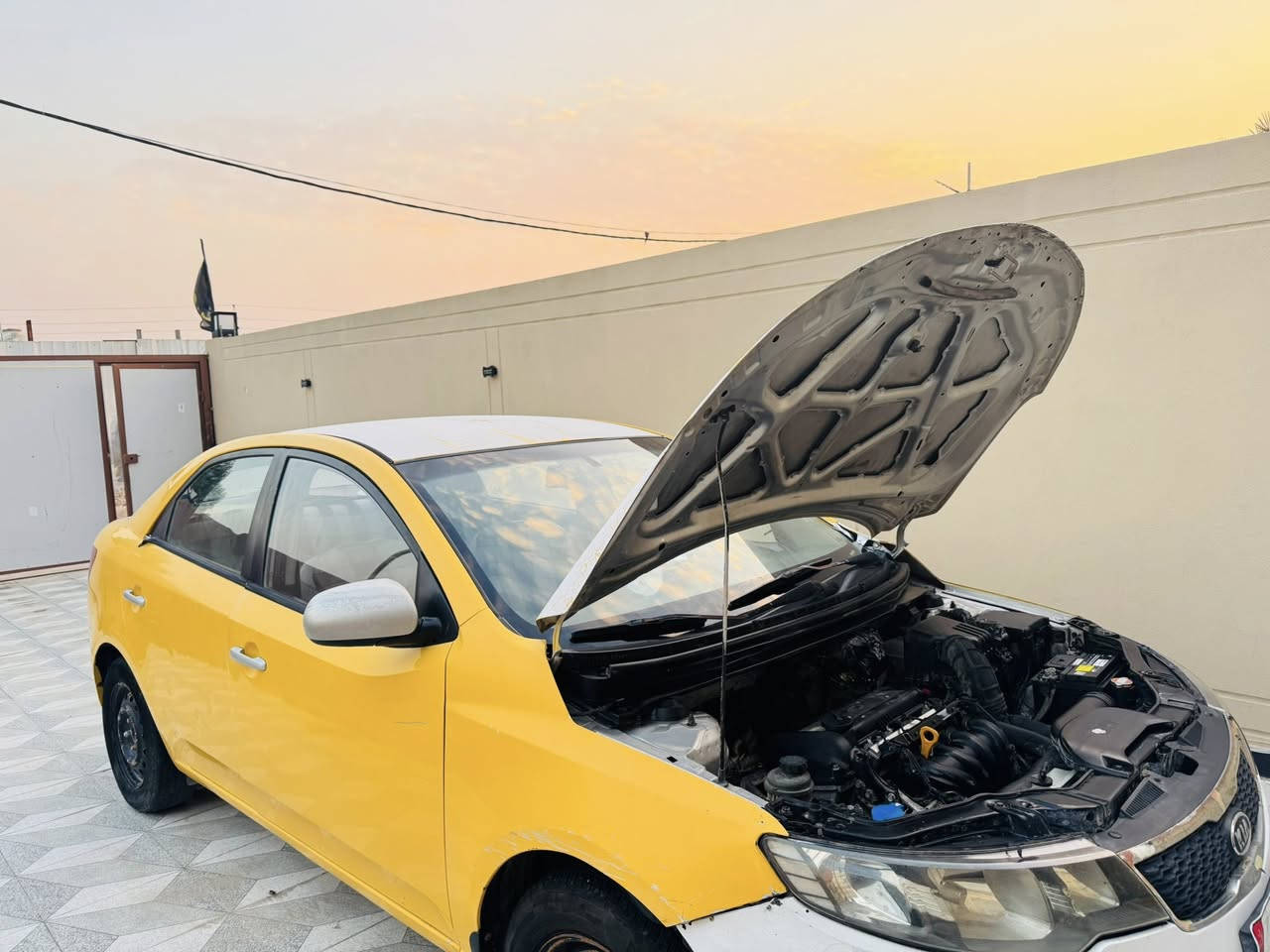 السلام عليكم 
سيراتو 2012  مكان ديوانية 
السعر 80 ورقة 
*********** الاستفسار.
