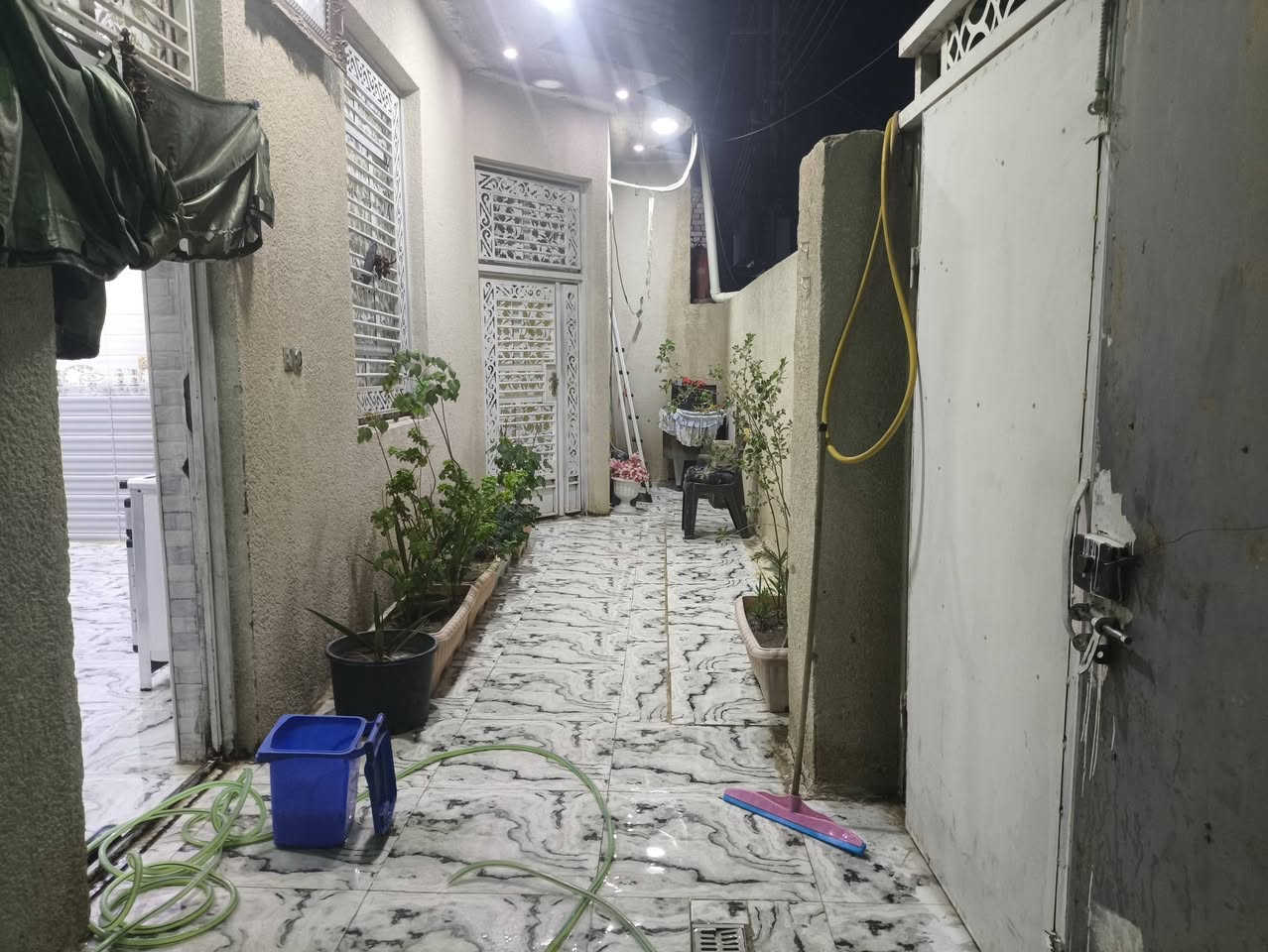 ***********دار للبيع 150 متر بالقادسيه ركن مطلوبه اسكان سعره ب 70 وبه مجال تسديد الاسكان على المشتري مطلوب 41 تسديد الشهري 213
