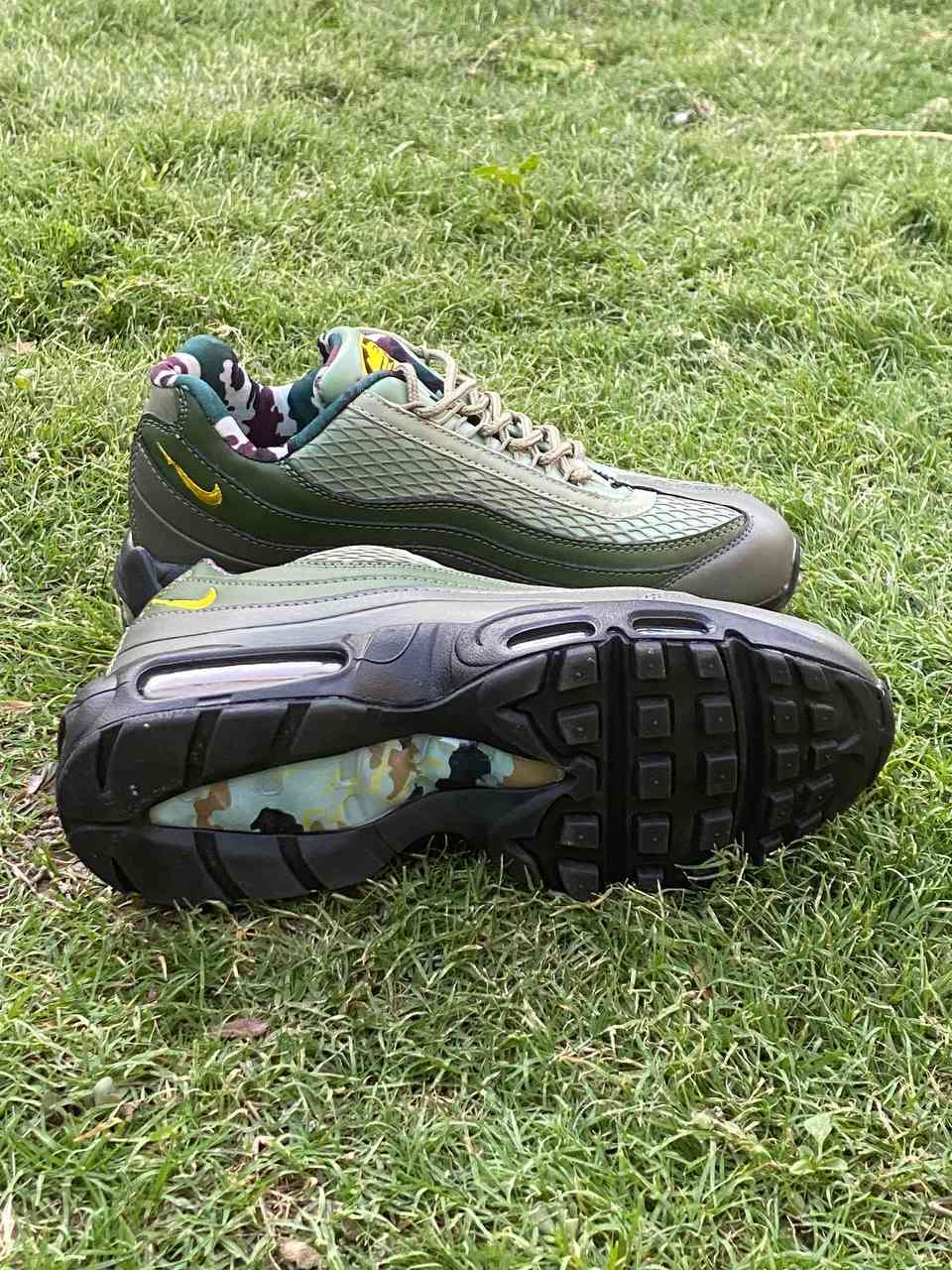 Corteiz x Nike Air Max 95 SP 'RULES THE WORLD'
الحاله: نضيف جداً بحاله الوكاله 
القياس:41
السعر:30


**إذا كنت صاحب هذا الإعلان وتريد حذفه لأي سبب، رجاءا أرسل رسالة إلى الدعم الفني**