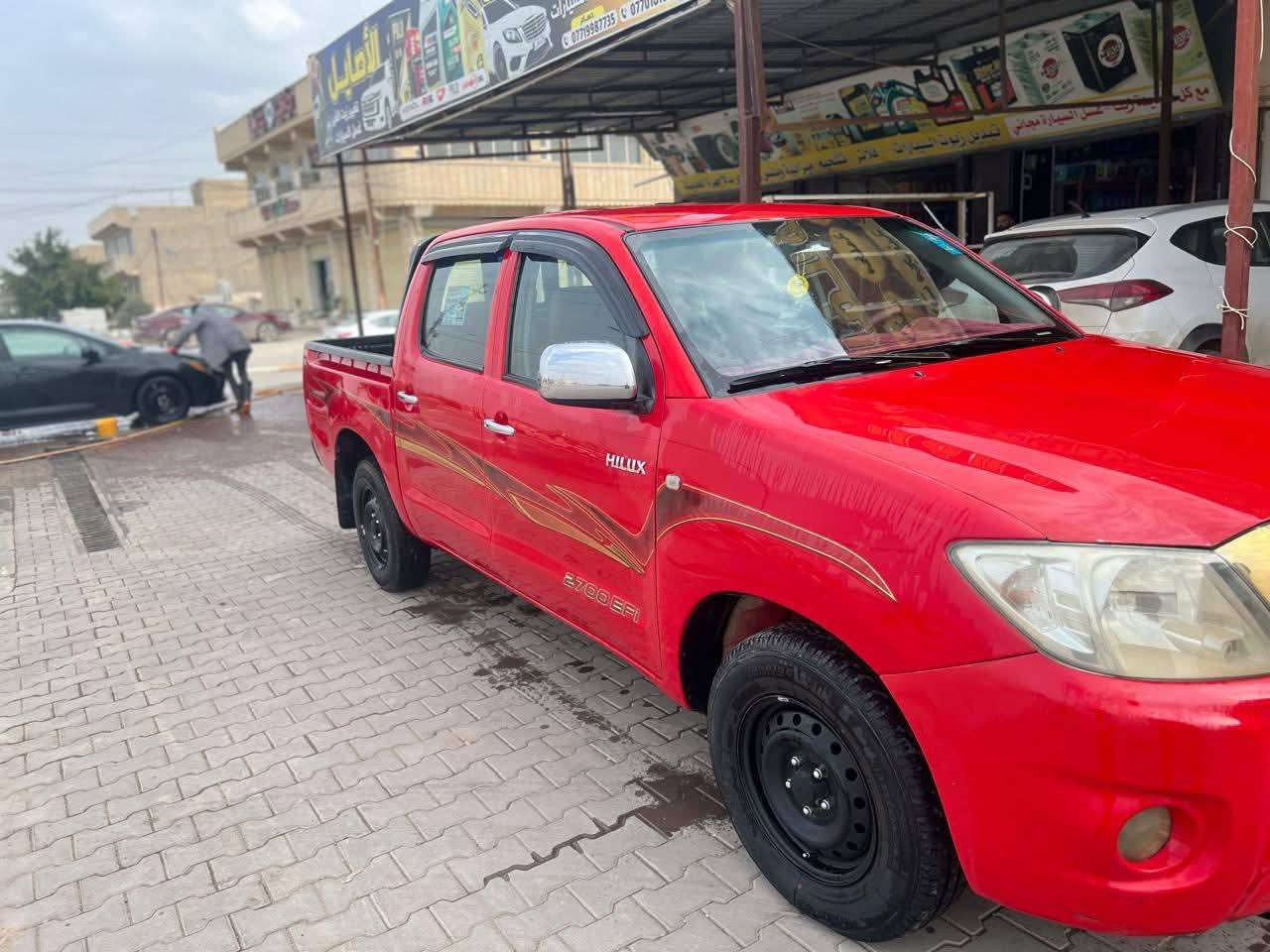 ‏ السلام عليكم
‏للبيع عذاري موديل 2011 بيه صبغ صفحة بدون دواخل
‏مكينة شرط لا تنقيص ولا تبخير كير عادي + جام أوتو + تخم تاير + صدر امامي خلفي شرط + تبريد ثلج + تدفئه 
‏السيارة حلوه وجاهزه من كل شيء ما بيه أي نقص بيه دفتر بانزين 
‏رقم بغداد الدولي الجديد سنوية جديدة وهزه جديده 
بأسمي يعني شرط تحويل 
‏السعر 144 وبيها مجال للشراي
‏الاستفسار ***********
