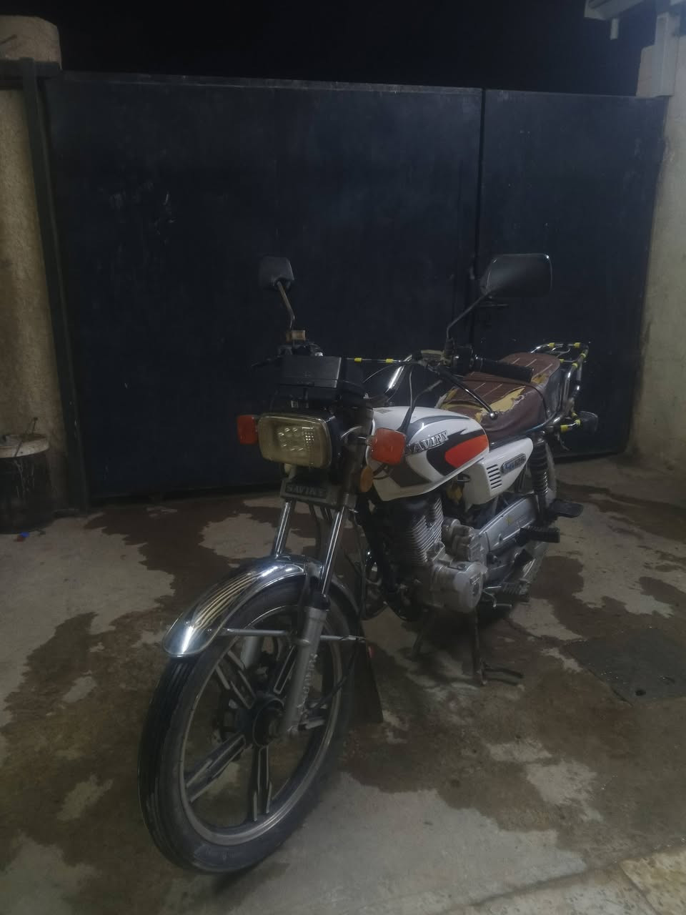 دراجه سيفان نضيفه نقوصات قليله ميكنه نضيفه سلف هندر اوراق كامله بوجهك ترقم كمرك كامل اصولي 450 قفل ***********
