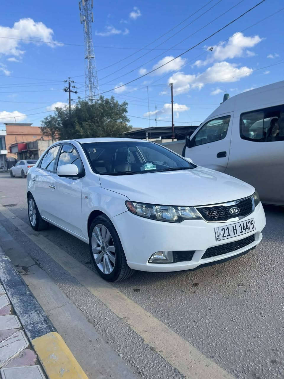 🚨مكلف بالنشر 🚨
السلام عليكم 
فورتي مديل ١٢  لون ابيض  ماشيه ١٢١ 
محرك gdi  تبريد تدفئه مفوله  وارد 
سياره نص فول 
سياره جلد  
تخم تاير جديد 
سنويه باسمي  رقم انكليزي تسقط.   ٢٠٣٠ 
السعر ١٠٦ وبيهه مجال 
*********** كربلاء 
شارع البارون
