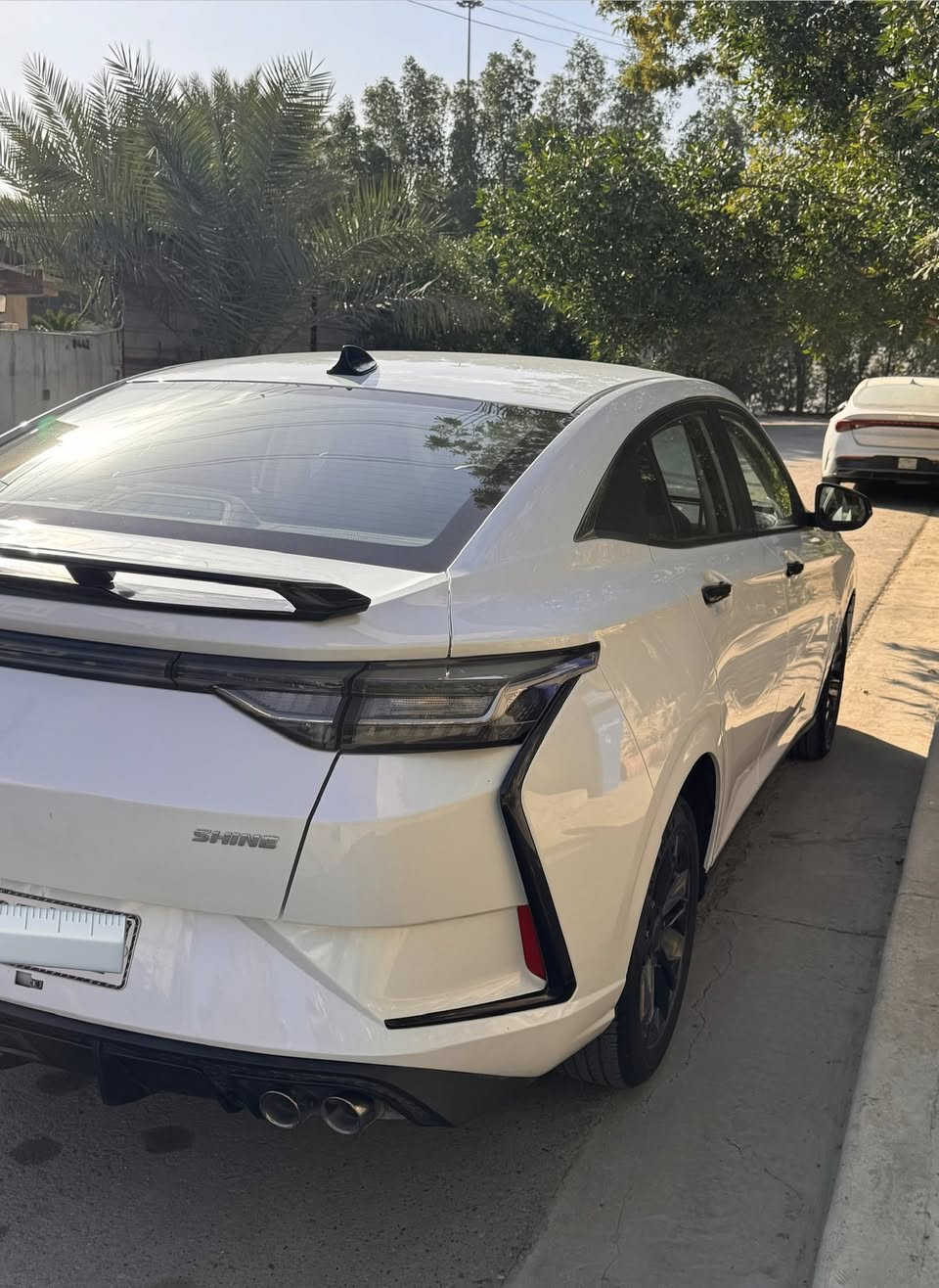 السلام عليكم دونغ فينغ شاين A30 موديل 2024 ابيض وكالة ليث العبيدي ماشية 33 الف بعدها بالضمان ( 6 سنوات او 200 الف) محرك 1500 تنفس طبيعي 
السيارة كفالة عامة عدا قبغ الجنطة النازل بي صبغ وتكحيلة مأشرات بالصور
السعر 107$ بيها مجال بسيط للشراي 
للتواصل *********** 
مكان السيارة بغداد الكرخ العدل
