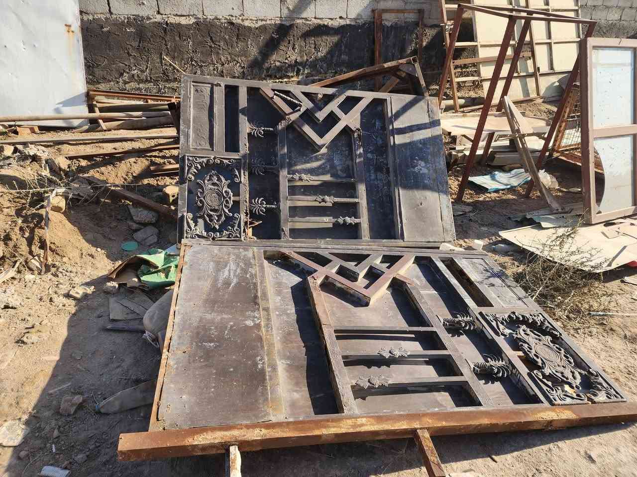 باب حديد طلاكتين مترتين ونص ب٧٥
باب طلاكتين متر وربع ب٤٥
ابواب سلايت ب١٦٥و١٧٥ و٢١٠ 
باب سلايت اخضر ٦متر ب٣٢٥
باب حديد طلاكه ب١٠
باب حديد طلاكه وربع ب٦٥
ابواب بي في سي جام ب٤٥
ابواب بي في سي نقشه ب٦٥
ابواب المنيوم ب٤٥
ابواب تركيه حديد مغلون قاصه ب٨٥
شبابيك المنيوم وبي في سي متر في متر ب٤٥ وب٢٥
شباك بي في سي مترتين وربع في متر و٨٠سم ب١١٠
شباك متر و٨٠سم في مترتين تقرييا ب١٠٠
قاطع بي في سي صاجي ١٤٠سم في ٢٤٠سم ب٣٥
المسيب حي المعلمين٣ طريق سيد ابراهيم بعد السكه بكيلوين تقريبا بعد اسلاك الضغط العالي ب٢٠٠م 
بيت على جهة اليمنى
***********
يرجى الاتصال قبل المجيء
