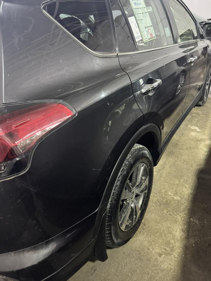 سلام عليكم اخوان رف 4 موديل 2018 سياره جاهزه من كللشي محرك كير تبريد حداديه كله جاهزه مواصفات xle جنطه كهرباء وبصمه تشغيل وفتحه سقف رقم بغداد انكليزي تحويل ثاني يوم السياره بيه صبغ 5 قطع حادثه بنيد وجاملغ وهنا صار بيه بابين صبغ اثر شخط السعر 130 ورقه مكاني ديالى بعقوبه *********** الشراي يتصل
