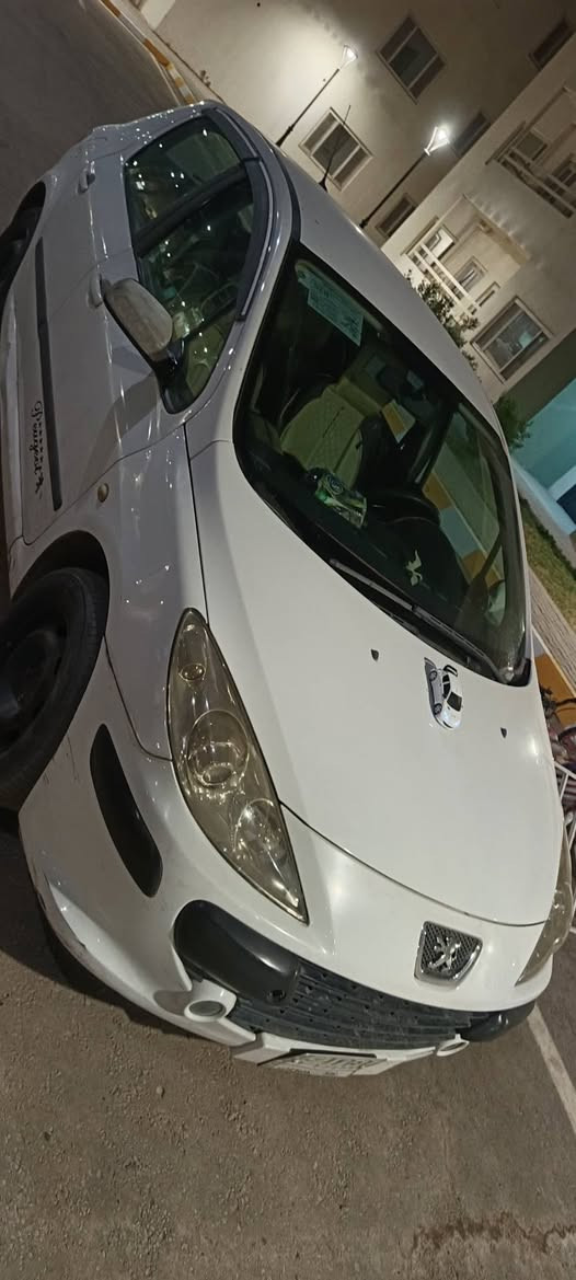 بيجو 2006 بلاد ماعده الباب الي عكس السائق بي صبغ 
كير محرك خير من الله تبريد على السويج مكينه 1600
السعر57وبيها مجال بسيط


**إذا كنت صاحب هذا الإعلان وتريد حذفه لأي سبب، رجاءا أرسل رسالة إلى الدعم الفني**