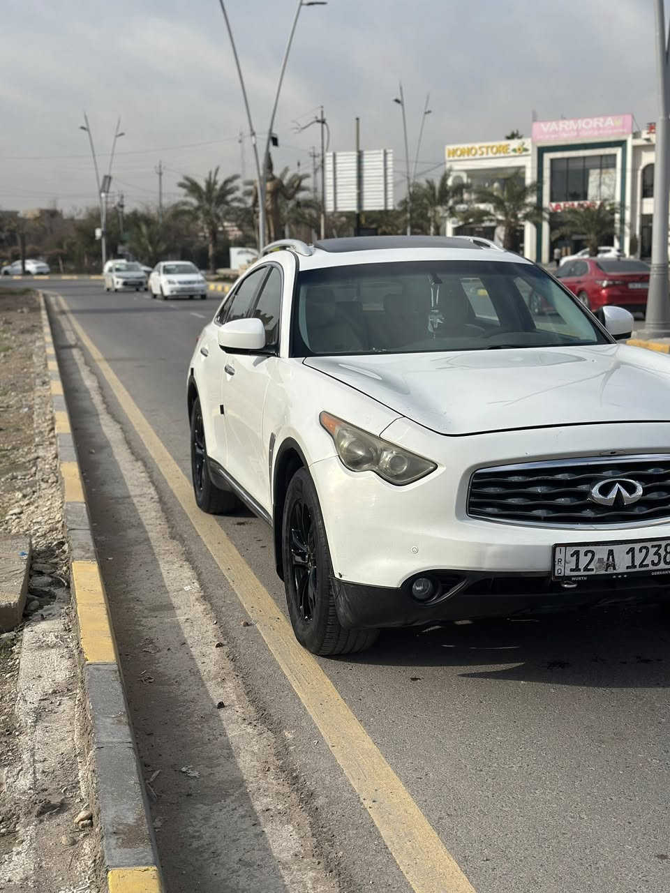 🚘 للبيع – إنفنتي FX35 موديل 2011
💵 السعر: 115 

المواصفات:
الموديل: Infiniti FX35 – 2011
محرك 6 سلندر 3.5L
ناقل حركة أوتوماتيك
دفع رباعي AWD
اللون: أبيض
داخلية جلد
شاشة عرض + كاميرا خلفية
تحكم بالمقود
 تبريد 
ثبات عالي وأداء ممتاز
الضرر  السياره 
بوند وجاملغات 2  
 مبدل نفس الوان. بدون صبغ او معجون 

📍 السيارة جاهزة للفحص

📞 الاتصال 
***********
***********
