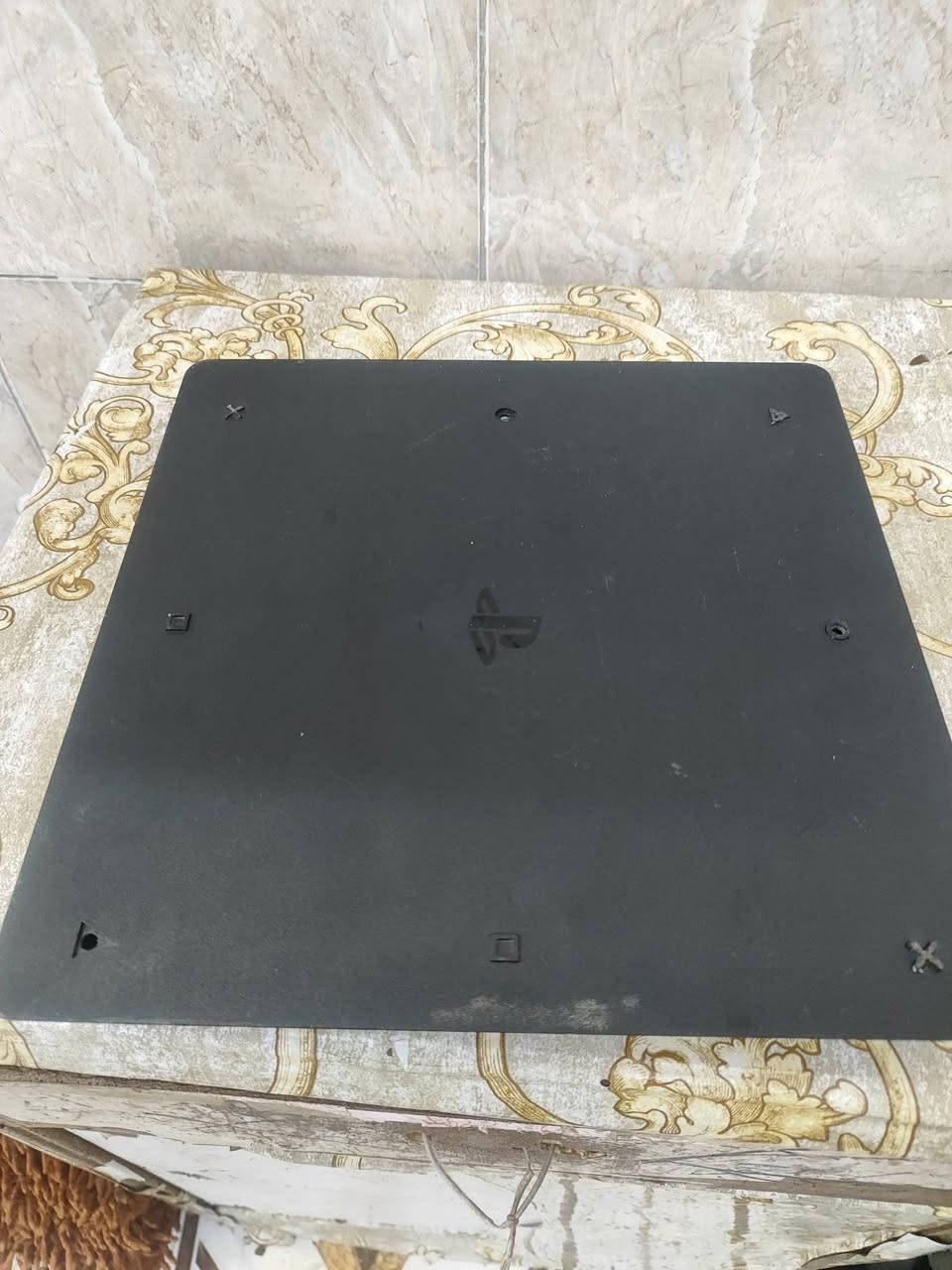 بلي فور سلم مهكر نضام 12 تهكيره مالته قرص وبيه العاب٨ تقريبن ذاكره ٥٠٠ كيكه
سعر 250 قفل قفل بدون عمله تجي تفحص وتاخذه من البيت تواصل مازنجر متتواجد وذا محصلتني هاذ رقمي 
***********
