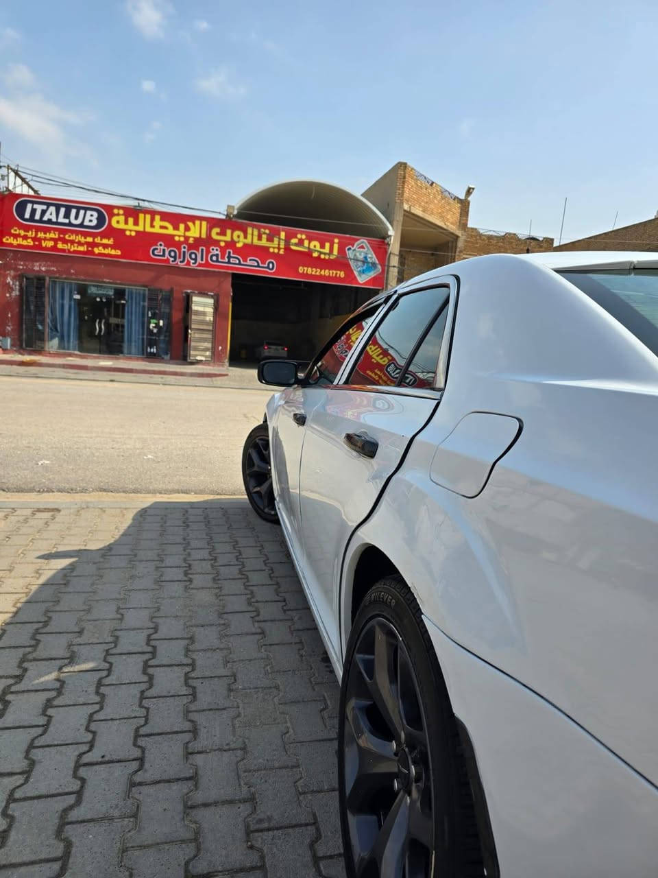 السلام عليكم أوباما s300  للبيع موديل ٢٠١٣ رقم نكليزي جديد مداور مباشر سياره محدثه ٢٠٢٢ بجم عريض حادث سياره لغد أمامي فقط بدون شاصي حادثه كلش حلو الون ابيض حداديه جديده معنى الكلمة جديده كلش  كير مكينه جدد بلكارتون  تخم تاير اصلي جديد ويل كب حجم ٢٠ تبريد ثلج  موصفات السياره  s300 معروفه موصفاته فول من عده فتحه كشن حضن جلد تبريد قطعتين سياره ستخدام شخصي جديده ولا مشغله خط حلوه وجاهزه معنى الكلمة السعر ١٤٧ مع مجال بصيط مكان سياره الديوانيه رقم الهاتف ***********
