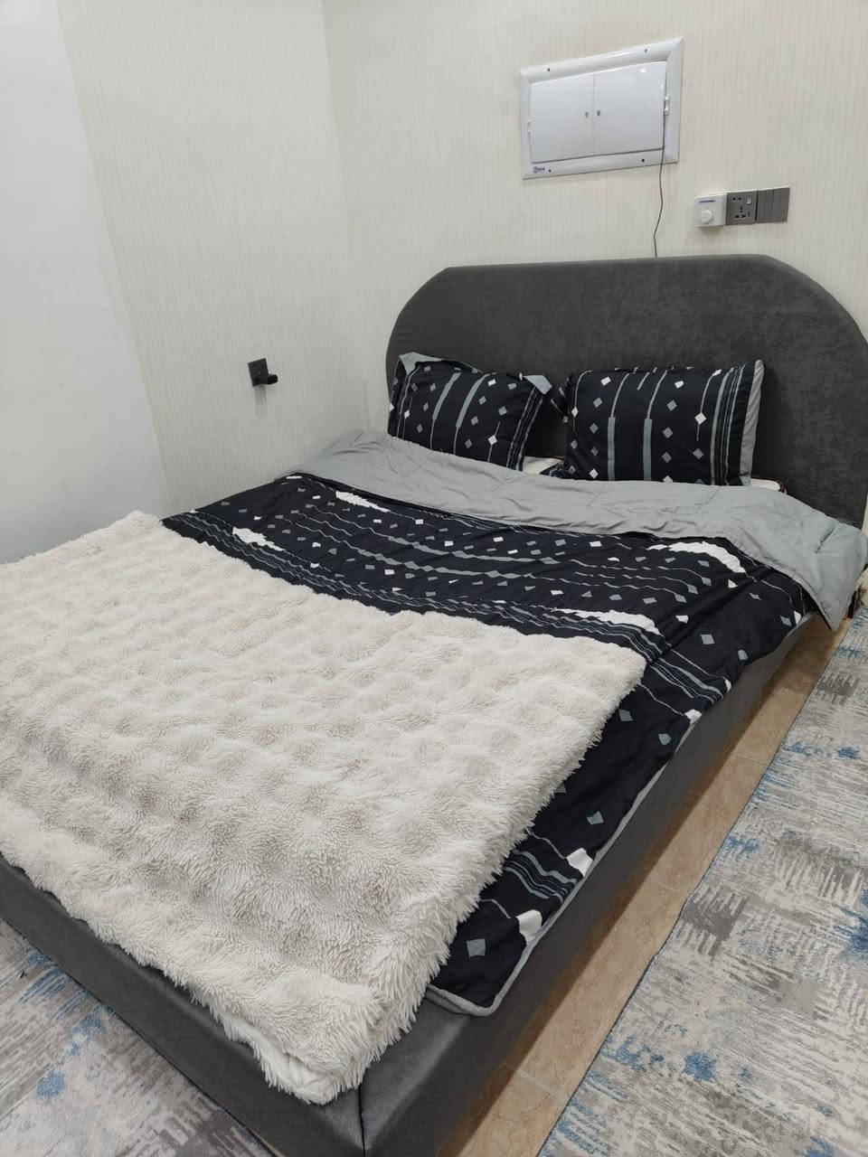 للبيع مرايا او تخت مع دوشك
السعر 150 الف ومعاملة


**إذا كنت صاحب هذا الإعلان وتريد حذفه لأي سبب، رجاءا أرسل رسالة إلى الدعم الفني**