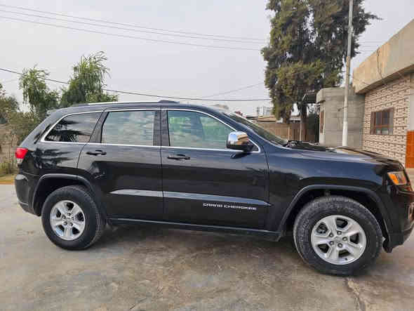 جيب لاريدو ٢٠١٦ كلين تايتل ما بي قطرة صبغ سنويه ورقم كله  جديد صدر امامي خلفي كله جديد ٤ تايرات كله جديد  كير ومحرك 6V شرط لا صرف لا بخار ماشي 87 ميل فور ويل السياره جديده 
***********
